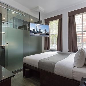 Kamer met een Queen Size Bed
